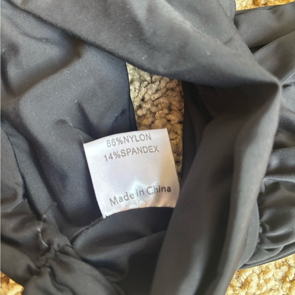 Princess Polly Halter Top | Size 4 - Picture 6 of 7